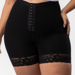 SHORT CON BROCHE TIRO ALTO/NEGRO/XL
