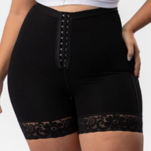SHORT CON BROCHE TIRO ALTO/NEGRO/M