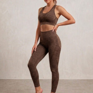 Set deportivo con pantalón largo marrón