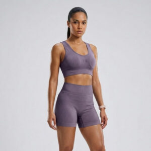 Set deportivo corto morado ciruela