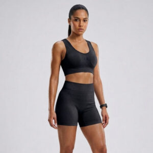 Set deportivo corto top y short negro